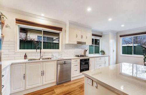 Bright Apartment | Millie's Retreat, Bright