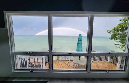 Traverse City House | Million Dollar View Bayshore Beach House
