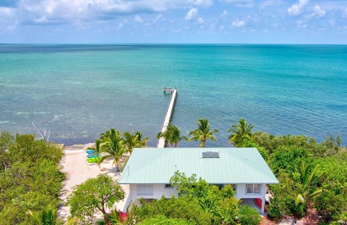 Marathon House | MILLION DOLLAR VIEW very private 4 bedroom resort with pool, pier, kayaks, spa