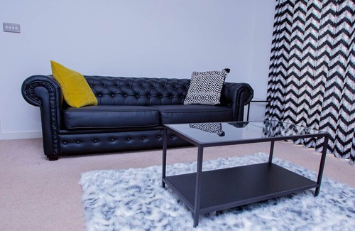 Northampton Apartment | Mills Apartment