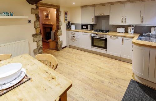 Peak District National Park House | Millstone Cottage