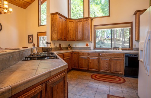 Dorrington Cabin | Millville Chalet w/Summer Pool Access!