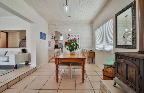 Cape Town House | Milnerton Oak Lodge