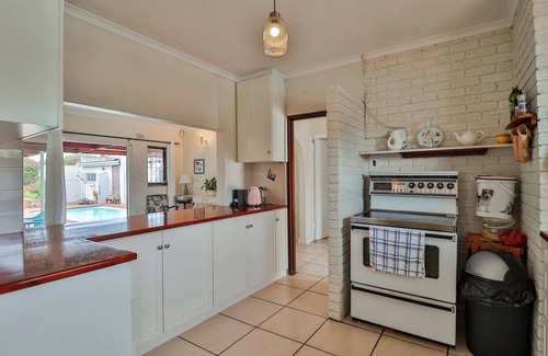 Cape Town House | Milnerton Oak Lodge