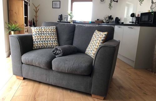 Milnthorpe House | Milos Retreat beautiful one bedroom cottage