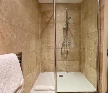 Bentley House | Mimosa Cottage