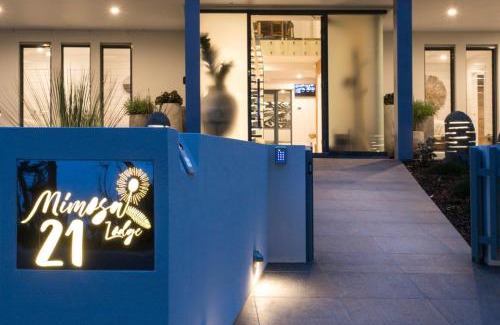 Hyams Beach House | Mimosa House - 250m to Chinamans Beach in Jervis Bay!