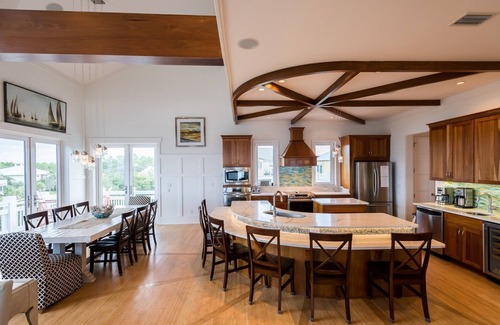 Gulf Trace House | "Mimosa Mornings"~Gulf Views~Heated Pool/Spa~Elevator~Private Beach~Beach Gear!