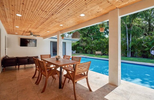 North Miami Villa | Mini Golf+Cool Spots+Grill & Terrace| Ideal Villa