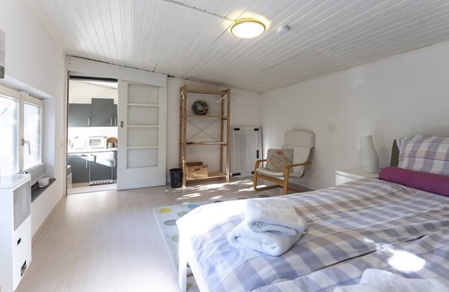 Dattenberg House | Mini house in the natural garden