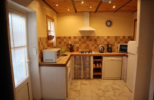 Bravone Villa | Mini Villa with large courtyard, direct sea access 150 m, closed garage, parking, WIFI