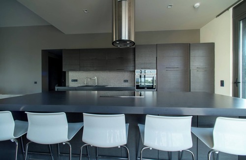 Agii Apostoli Villa | Minimal Brand new Villa With Private Pool Close to Athens