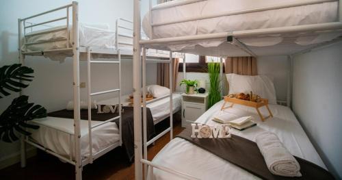 Carretera de Cadiz Apartment | Minimalist Executive Stay with FREE Parking - Malaga Center