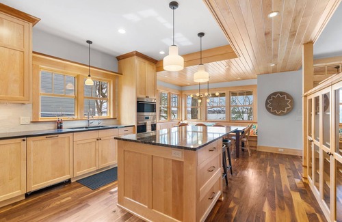 Shoreview House | MINNeSTAY* Turtle Lake Cottage | Lakefront