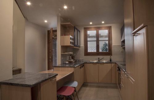 Heraklion House | 'Minos' Maisonette House overlooking the Minoan Palace of Knossos !