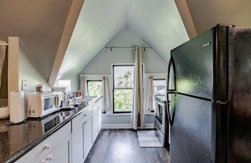 Mobile Apartment | Mins from Downtown & Dining - Dauphin Darling 3