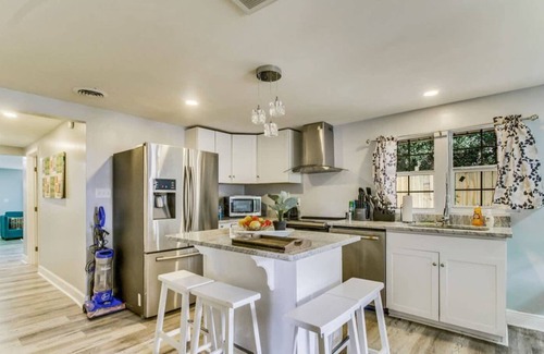 West Pensacola House | Mins to Downtown & the Beach! Myrtle Main-House