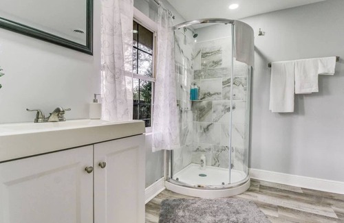 West Pensacola House | Mins to Downtown & the Beach! Myrtle Main-House