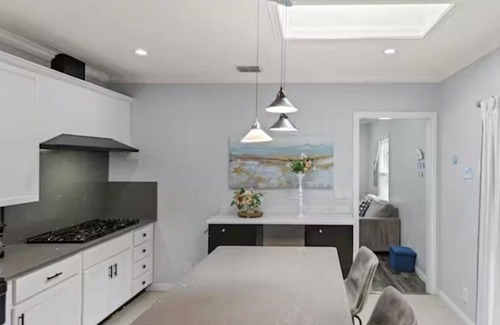 West Dallas House | Mins to Hospital, Mavericks, AT&T District, Much more.