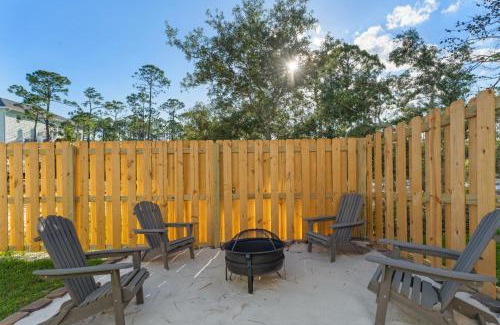 Ono Island House | Mins to the Beach/King Beds/Arcade-Snowbird Deals!