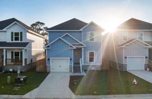 Ono Island House | Mins to the Beach/King Beds/Arcade-Snowbird Deals!