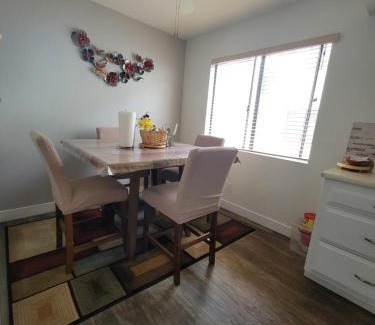Lawndale House | Minsa - Peaceful Home near LAX DTLA & Free Parking