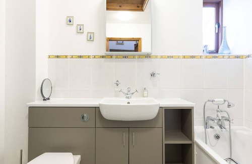 Bromyard Cottage | Mintridge - The Oast House - farm stay apartment set within 135 acres