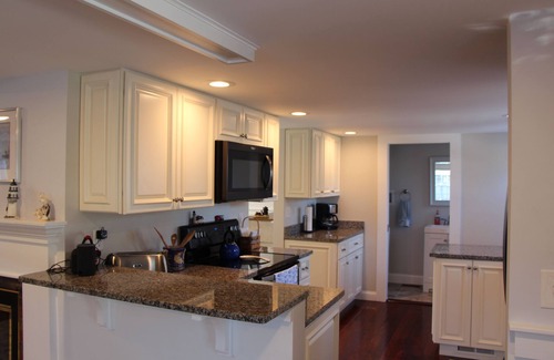 Pocasset House | minutes from bridges