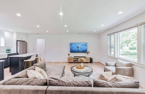 Southampton House | Minutes from the beach, brand new 4 bedroom