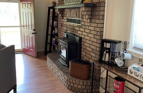 Proctor House | Minutes from the Illinois River, Welcome to Native Springs!