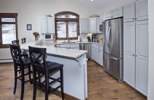 Vail House | Minutes from Vail Village and Skiing - Quiet Neighborhood - Great Family Home