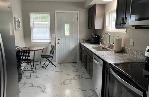 Sandusky House | Minutes to Cedar Point & CP sports center; Newly renovated home; Sleeps 6