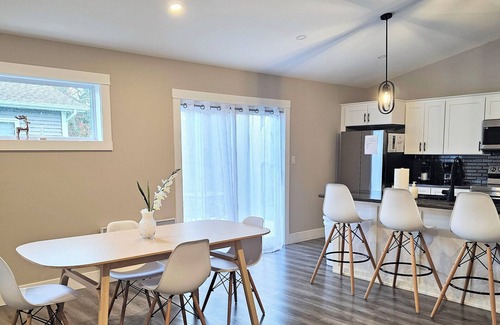 Stratford House | Minutes to Charlottetown - Three Bedroom, King Beds, Family friendly.