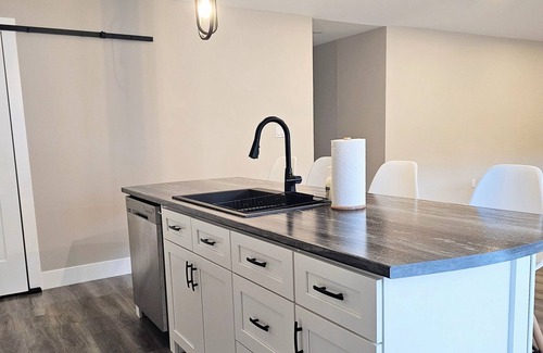 Stratford House | Minutes to Charlottetown - Three Bedroom, King Beds, Family friendly.