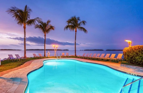 Islamorada Villa | Minutes to Library Beach Park! Onsite Parking & Outdoor Swimming Pool