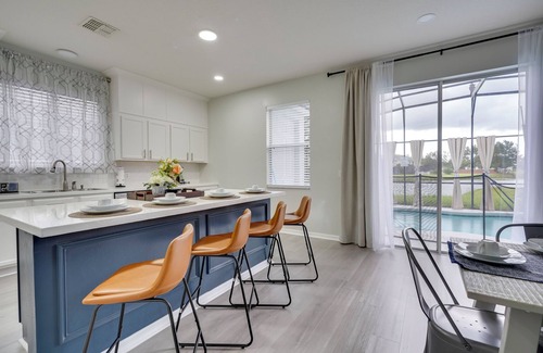 Kissimmee House | Minutes to the theme park! Family-sized with pool