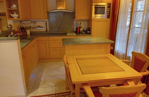 Zweisimmen Nr Gstaad Apartment | Minutes Walk from Gstaad Center - Great Apartment