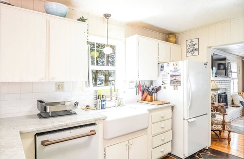 Sisters Cottage | Minutes walk to Downtown, Whychus Creek—4-bedroom, cozy cottage/Private Sauna.