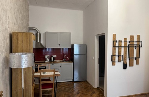 Brasov City Centre Apartment | Mira Studio: Tranquil Haven in Brasov's Core