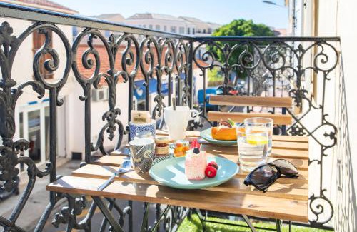 Antibes Old Town Apartment | Mirabeau Prestige