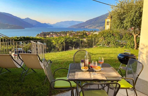 Consiglio di Rumo Apartment | Miralago Giardino EG-Ferienwohnung