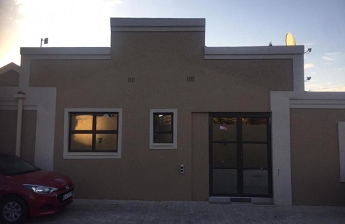 Greater Johannesburg Metropolitan Area Bed & Breakfast | MIRATON EASTGATE SUITES