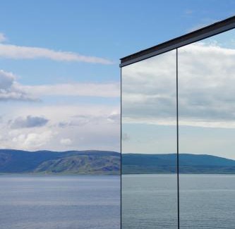 Budardalur House | Mirror Suite