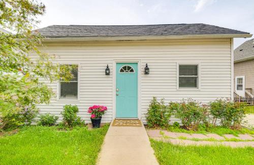 Port Byron House | Mississippi River Retreat with Views Walk to Water