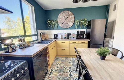 Epinay-sur-Seine Apartment | 【Mister BIG】appart extra large -10 pers-2 parkings