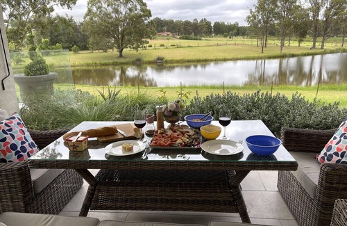 Pokolbin House | Mistletoe Lakehouse - stunning 5–6 bedroom residence set on 7 tranquil acres,