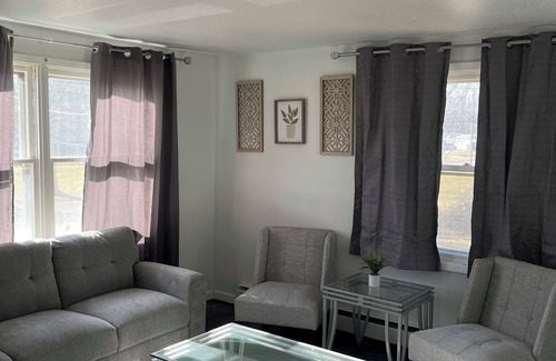 Niles House | Mistletoe landing