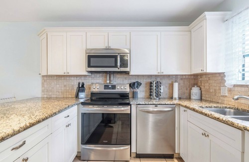 Miramar Beach House | Misty Cove #115 | Pet-Friendly | Pool | Free WiFi | Walk to Beach
