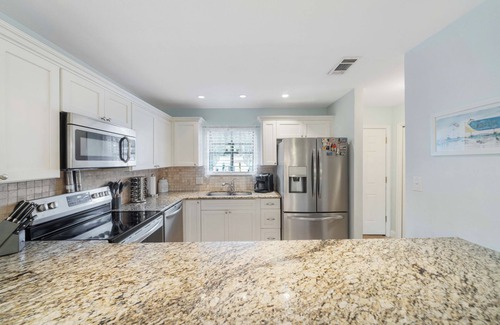 Miramar Beach House | Misty Cove #115 | Pet-Friendly | Pool | Free WiFi | Walk to Beach