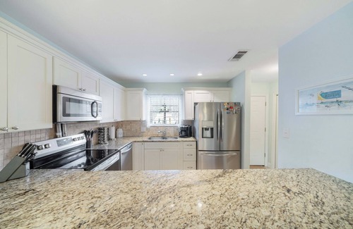 Miramar Beach House | Misty Cove #115 | Pet-Friendly | Pool | Free WiFi | Walk to Beach